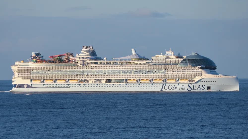 Cruise ship