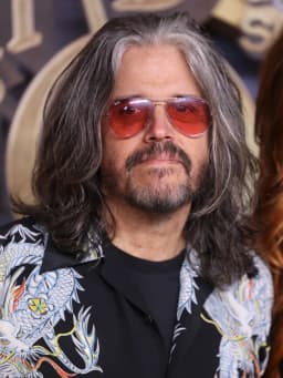 Adam Jones (musician)