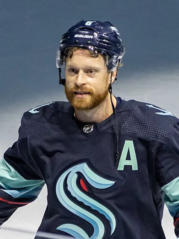 Adam Larsson