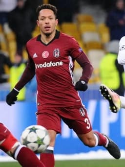 Adriano (footballer, born 1984)