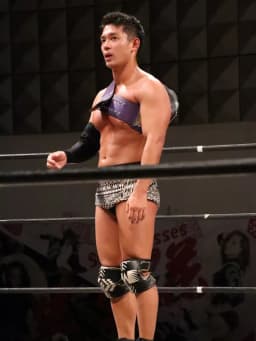 Akito (wrestler)