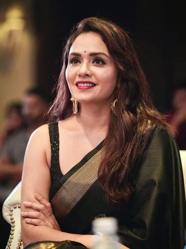 Amruta Khanvilkar