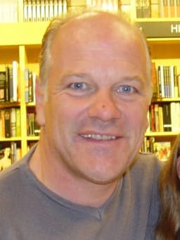 Andy Gray (footballer, born 1955)