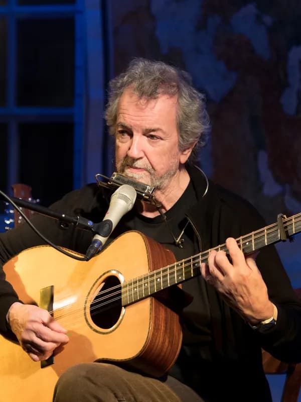 Andy Irvine (musician)