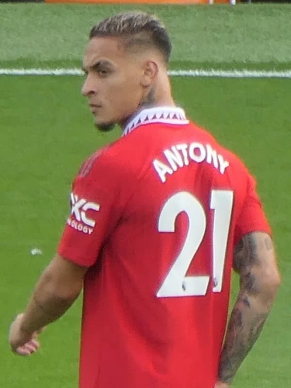 Antony (footballer, born 2000)