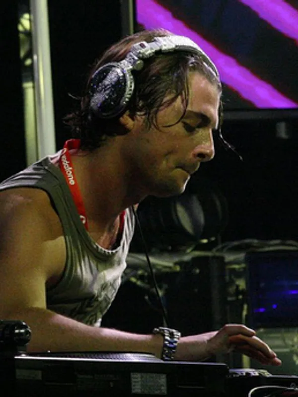 Axwell