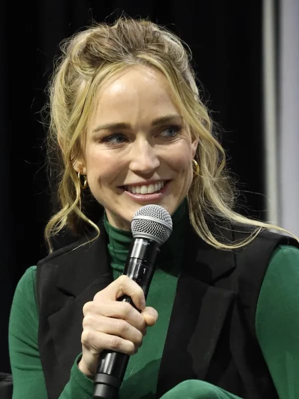Caity Lotz