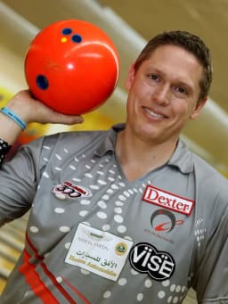 Chris Barnes (bowler)