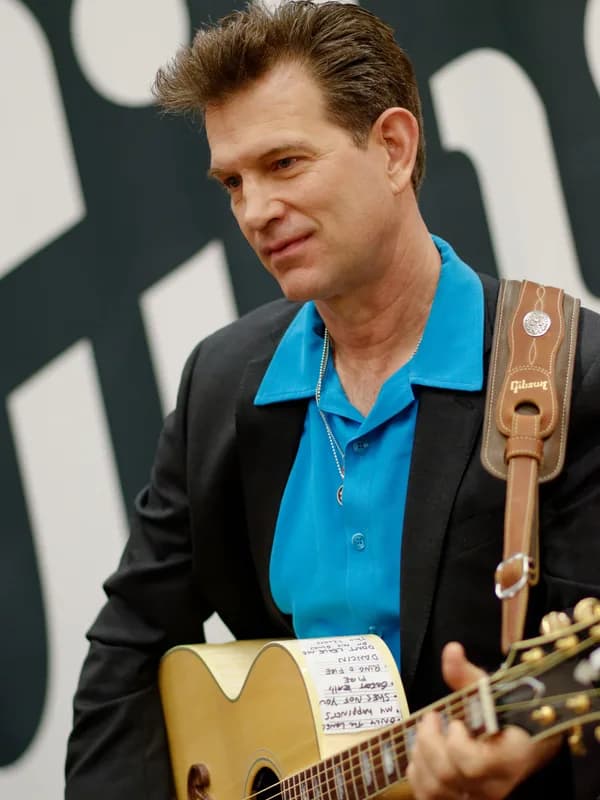 Chris Isaak