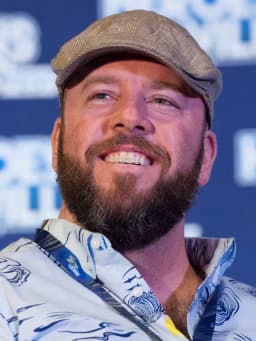 Chris Sullivan (actor)