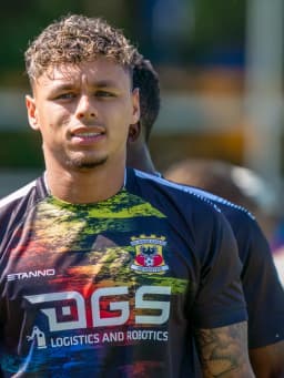 Dean James (footballer)