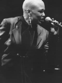 Dee Dee Bridgewater