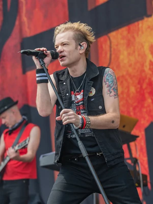 Deryck Whibley