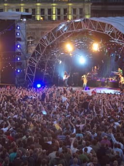 Embrace (English band)