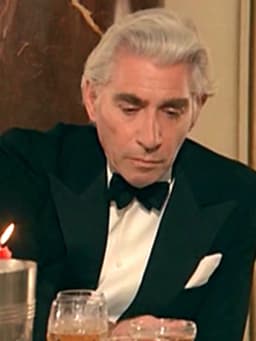 Frank Finlay
