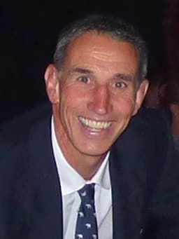 Ian Jones (rugby union, born 1967)
