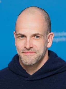 Jonny Lee Miller