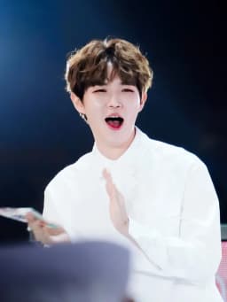 Kim Jae-hwan (singer)