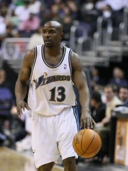 Mike James (basketball, born 1975)