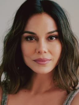 Nathalie Kelley