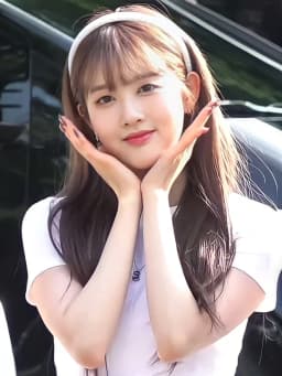 Park Si-eun (entertainer)