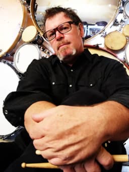 Pat Mastelotto