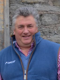 Paul Nicholls (horse racing)