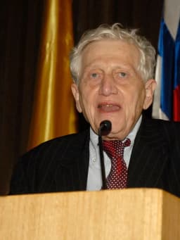 Peter Hall (urbanist)