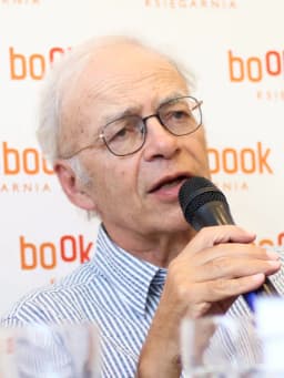 Peter Singer