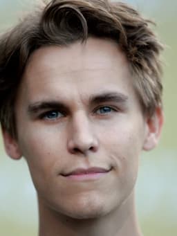 Rhys Wakefield