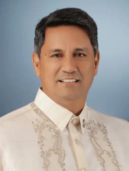 Richard Gomez