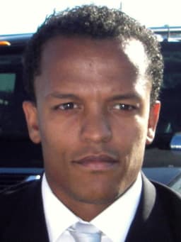 Robert Earnshaw