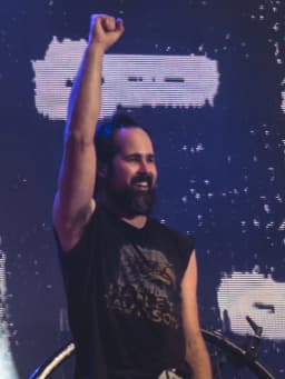 Ronnie Vannucci Jr.