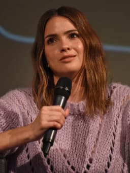 Shelley Hennig