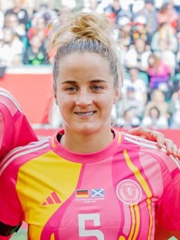 Sophie Howard (footballer)