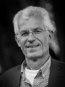 Stephen Clarke (writer)