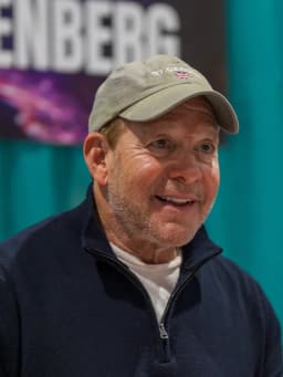 Steve Guttenberg