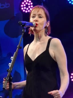 Suzanne Vega