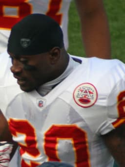 Thomas Jones (American football)