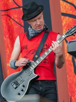 Tom Thacker (musician)