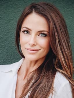 Esther Anderson (Australian actress)
