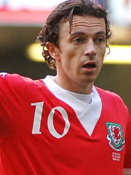 Simon Davies (footballer, born 1979)